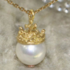 Crown Pearl Charm Vo[@y_g Lady Pendant WWP-25196 GP